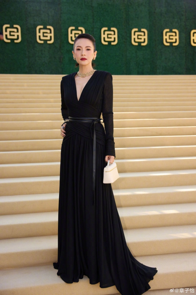 Zhang Ziyi choáng