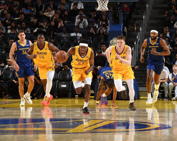 Ra mắt tuyệt đẹp! Trò chơi đầu tiên của Lakers trong 20+6 chưa được ghép, trở thành một điểm nổi bật